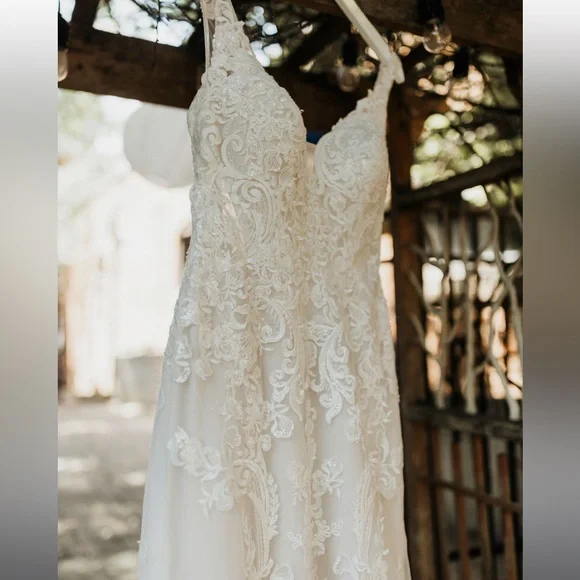 Bridal Wedding Gown Fit and Flare - Picture 8 of 8